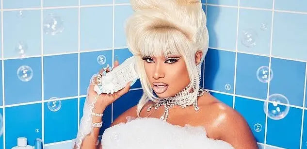 【りゅうや様】 Megan Thee Stallion 着用 アイスクリーム Megan Thee Stallion Dazzles in Anna Zuckerman Jewelry - Anna Zuckerman