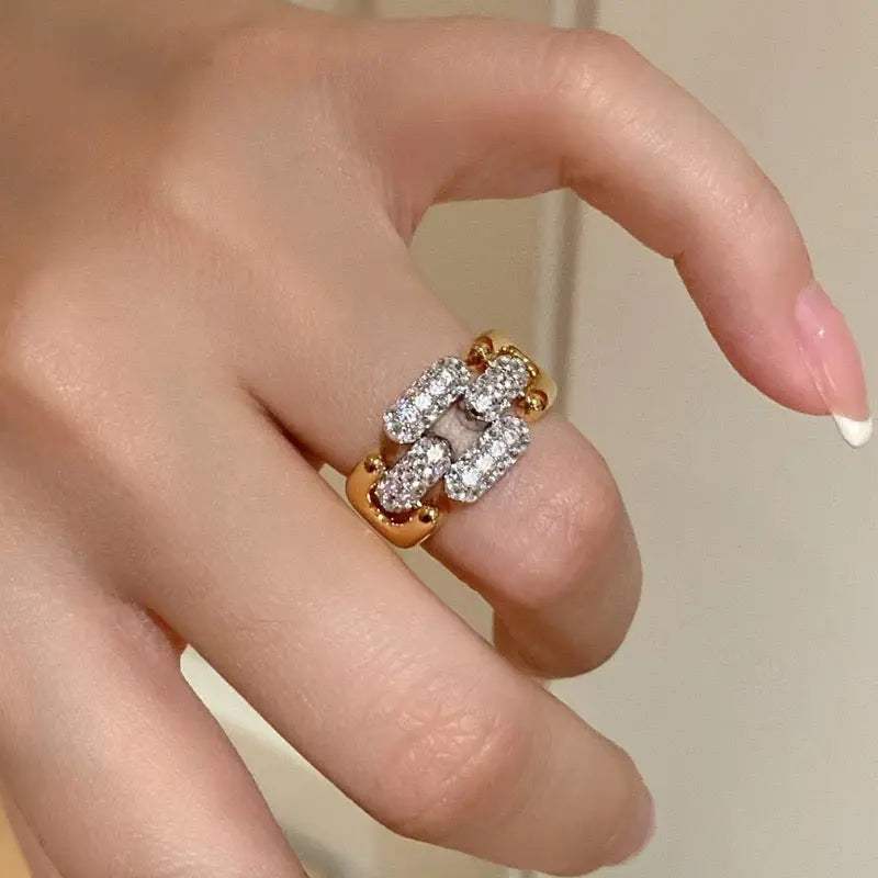 Chain Link Ring Anna Zuckerman