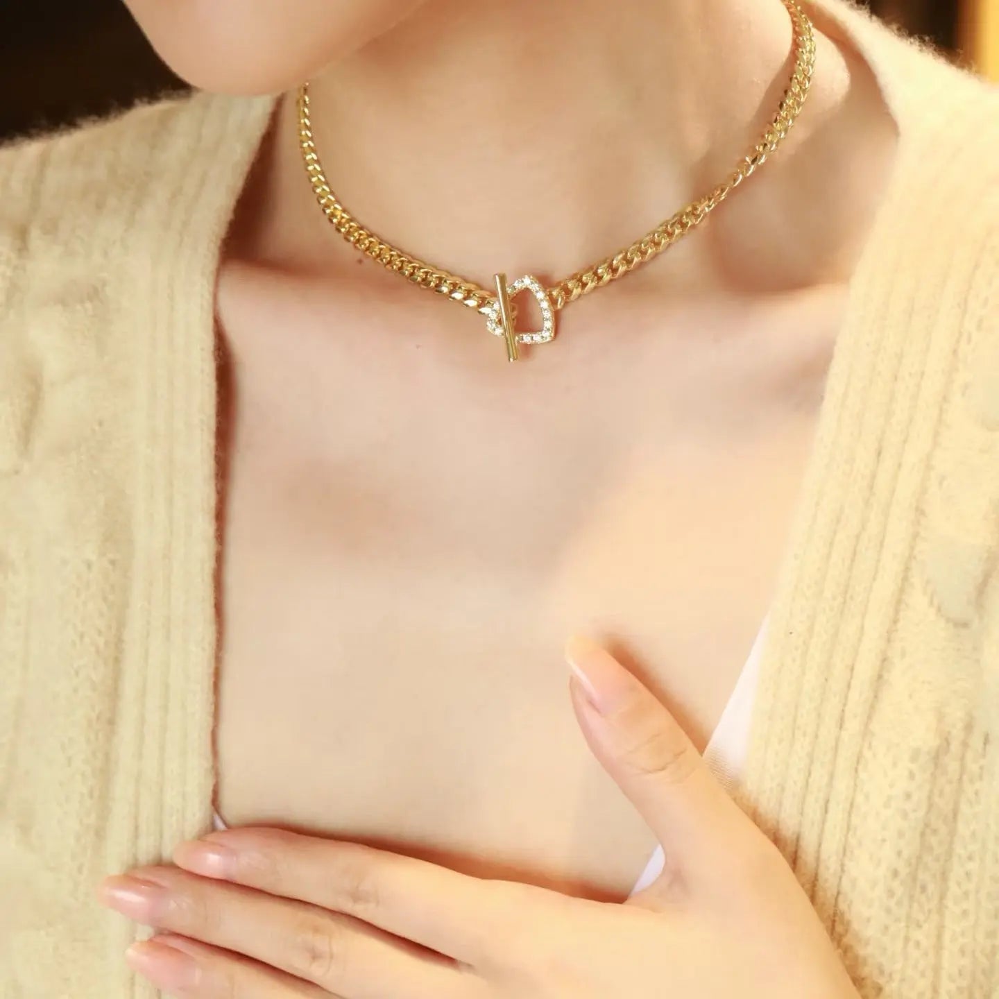 Infinity Necklace in Gold Anna Zuckerman