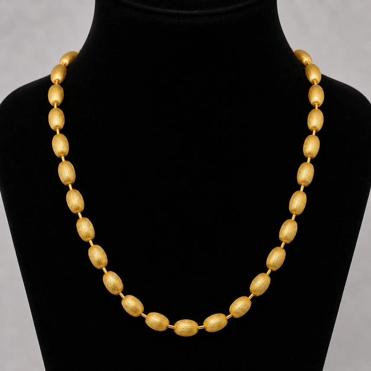Saffron Choker in Gold