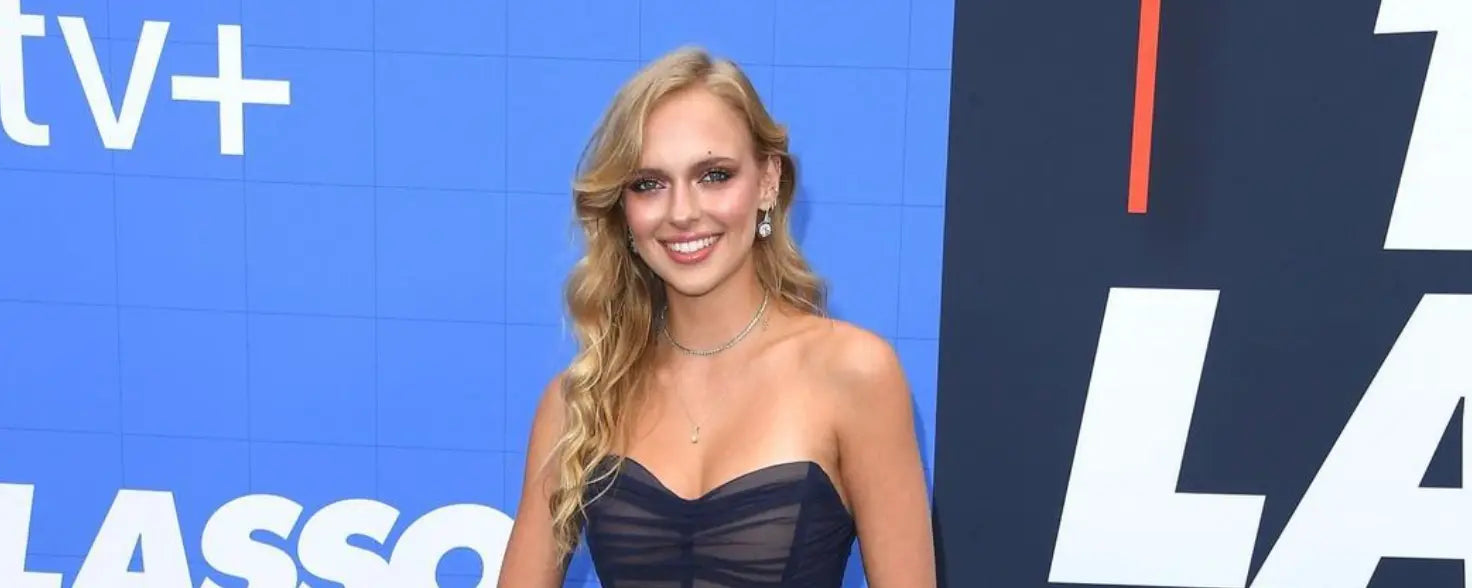 Jessica Belkin Wears Anna Zuckerman Necklace To Apple+ Tv's 'Ted Lasso' Premiere Anna Zuckerman