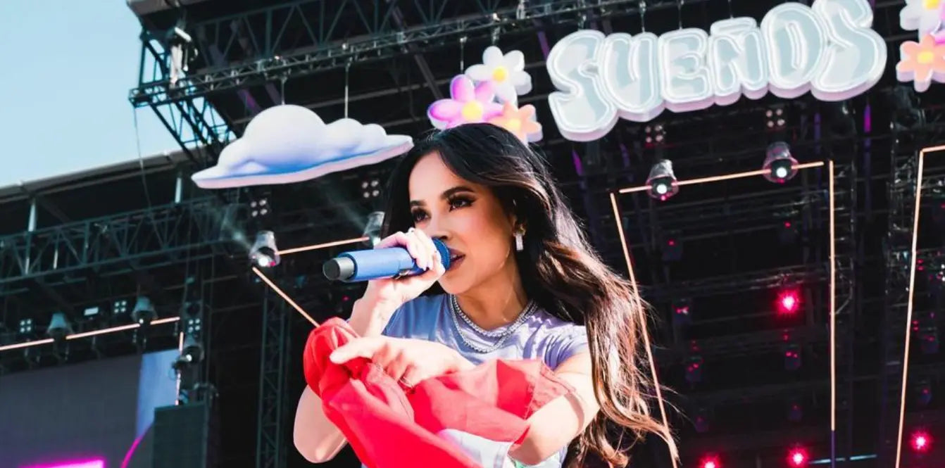 Becky G Wears Anna Zuckerman For Her Performance at Suenos Music Festival Anna Zuckerman