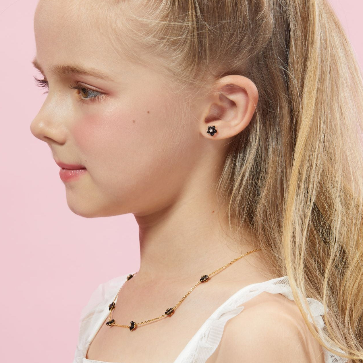 Petit Daisy Noir Earrings