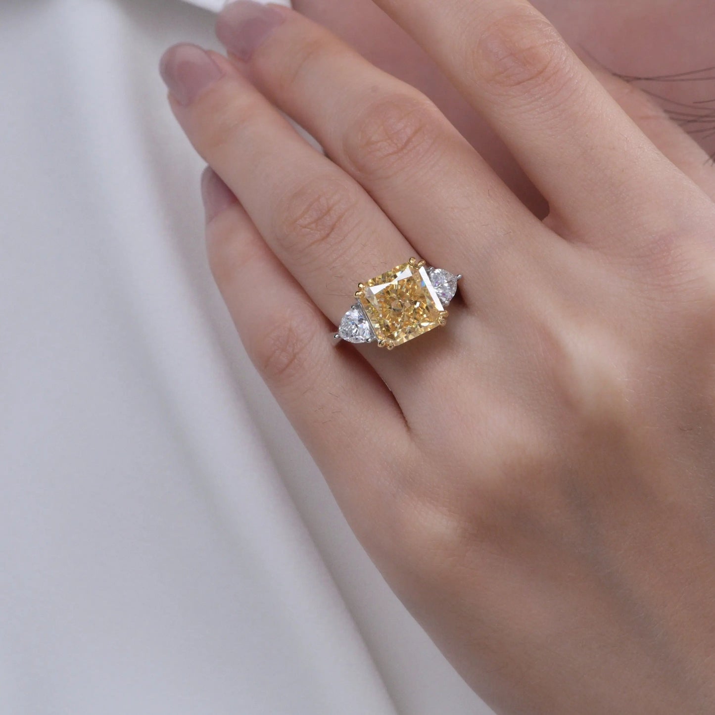 Allura 3 Stone Diamond Crystalline Ring - Anna Zuckerman