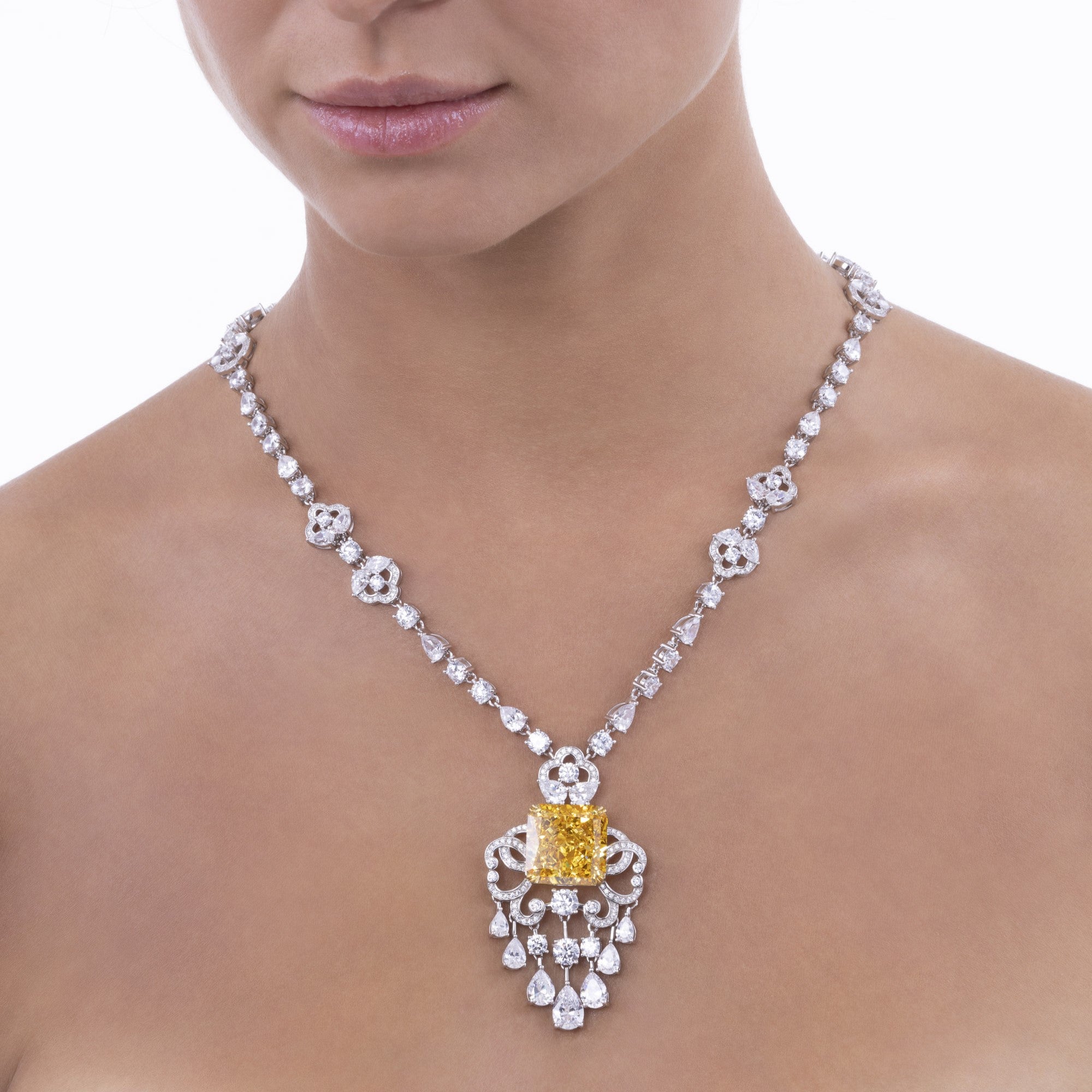 Yellow Diamond | Create your own Yellow Diamond jewellery with GLAMIRA |  GLAMIRA.in