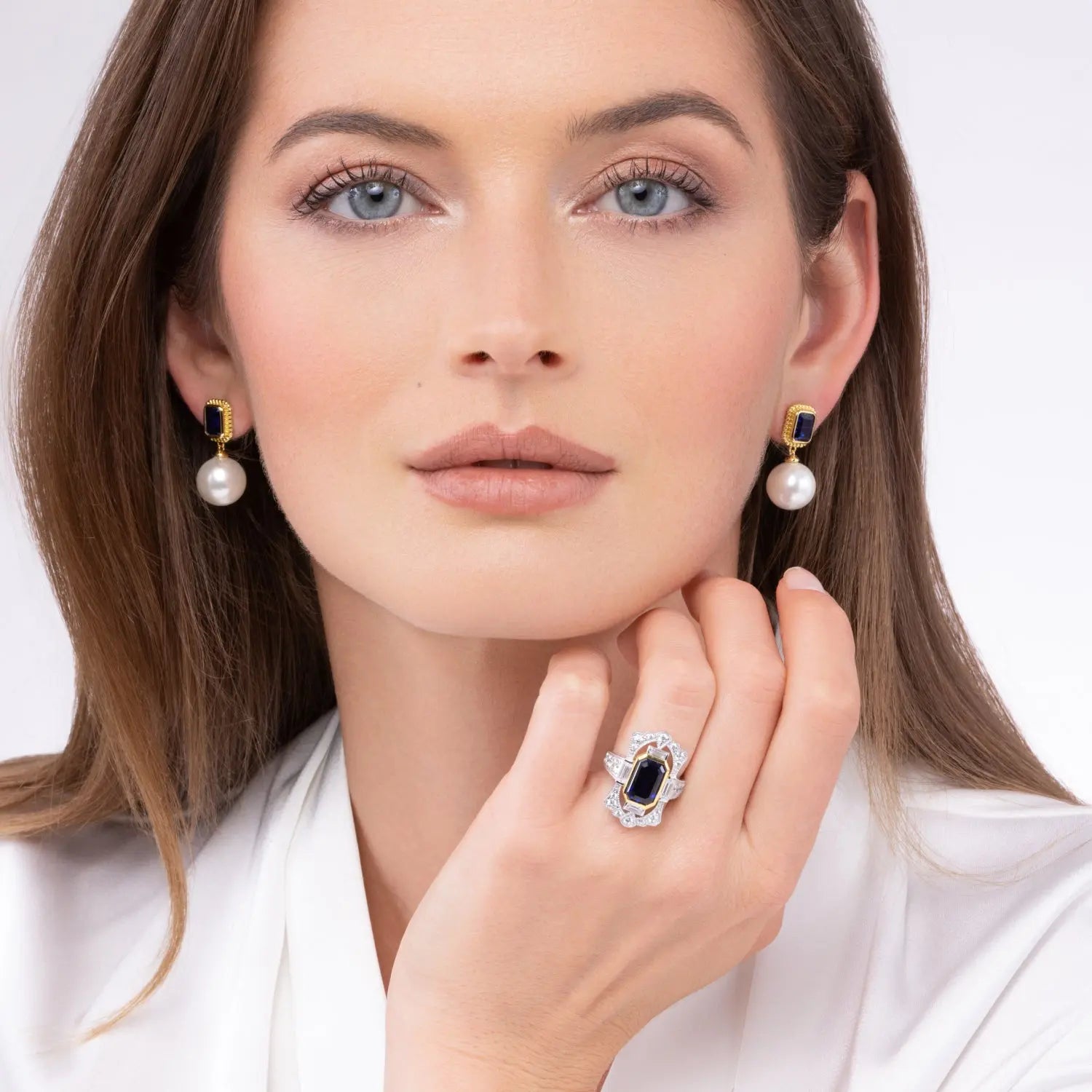 Encanto Pearl Drop Earrings in Emerald - Anna Zuckerman