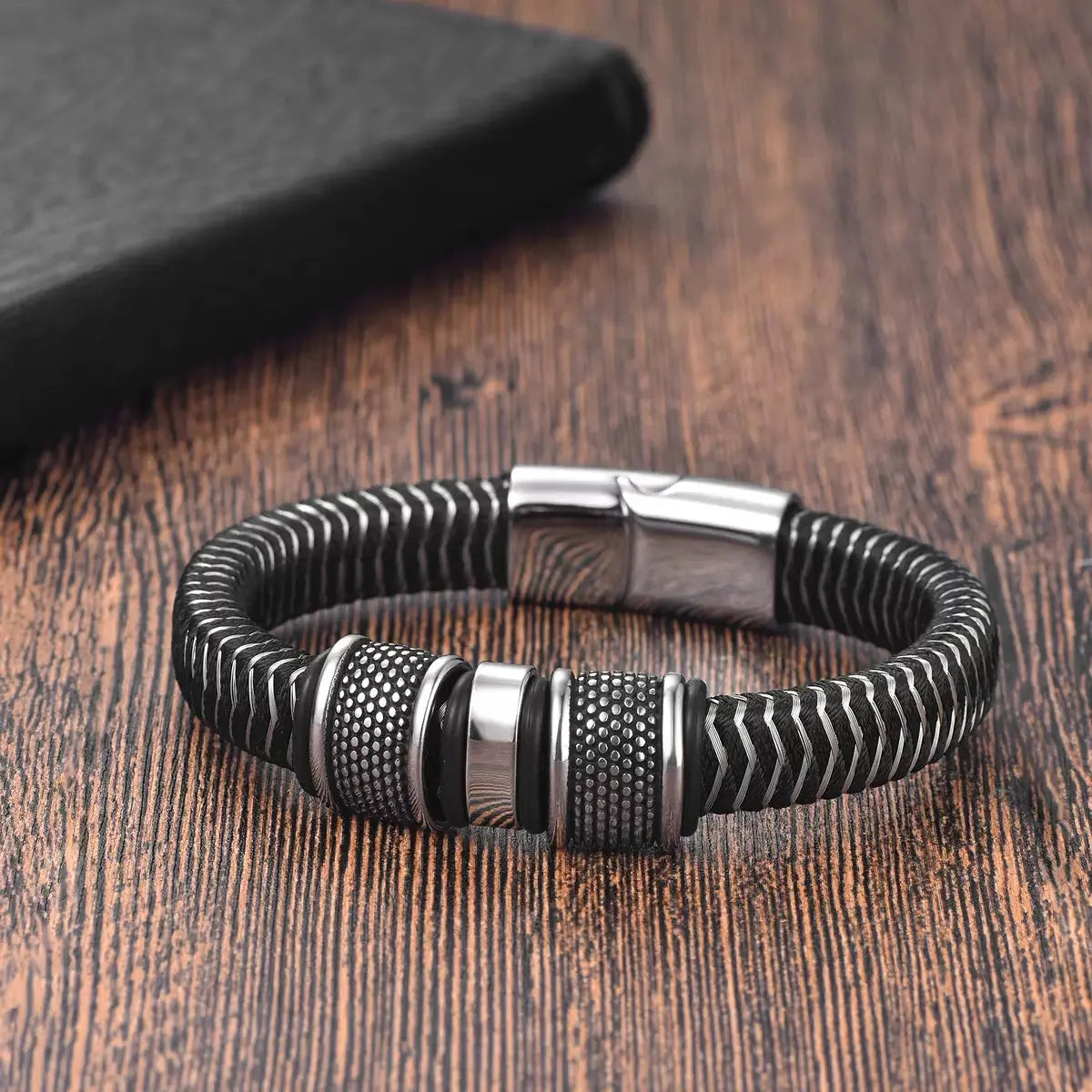Farren Men's Cuff in Noir Anna Zuckerman