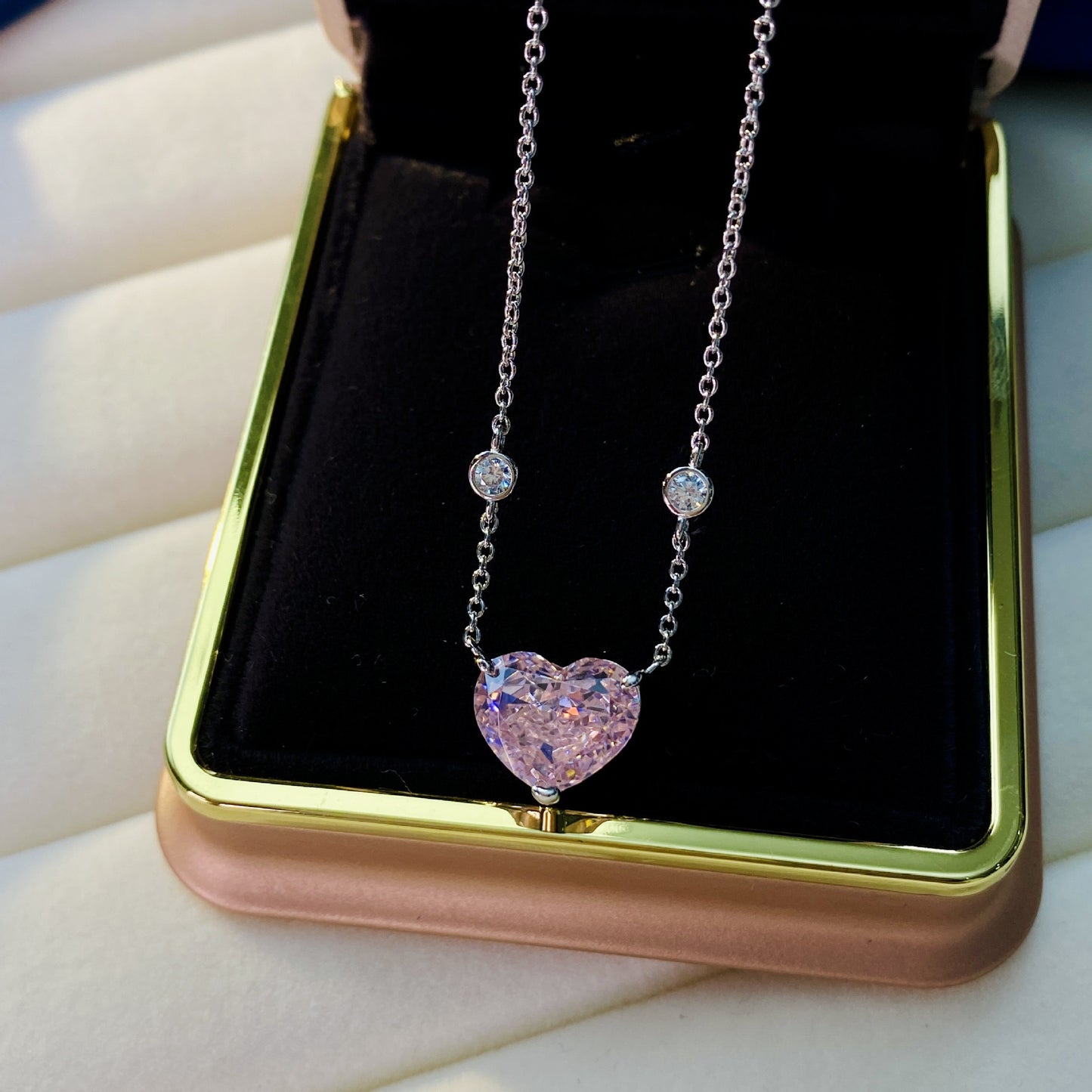 Chloe Zoe Necklace in Arglye Pink