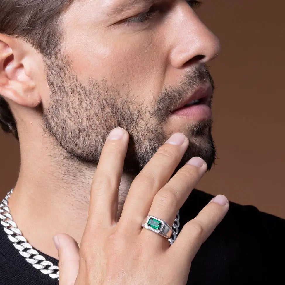 Jagger Gemstone Ring in Emerald Anna Zuckerman