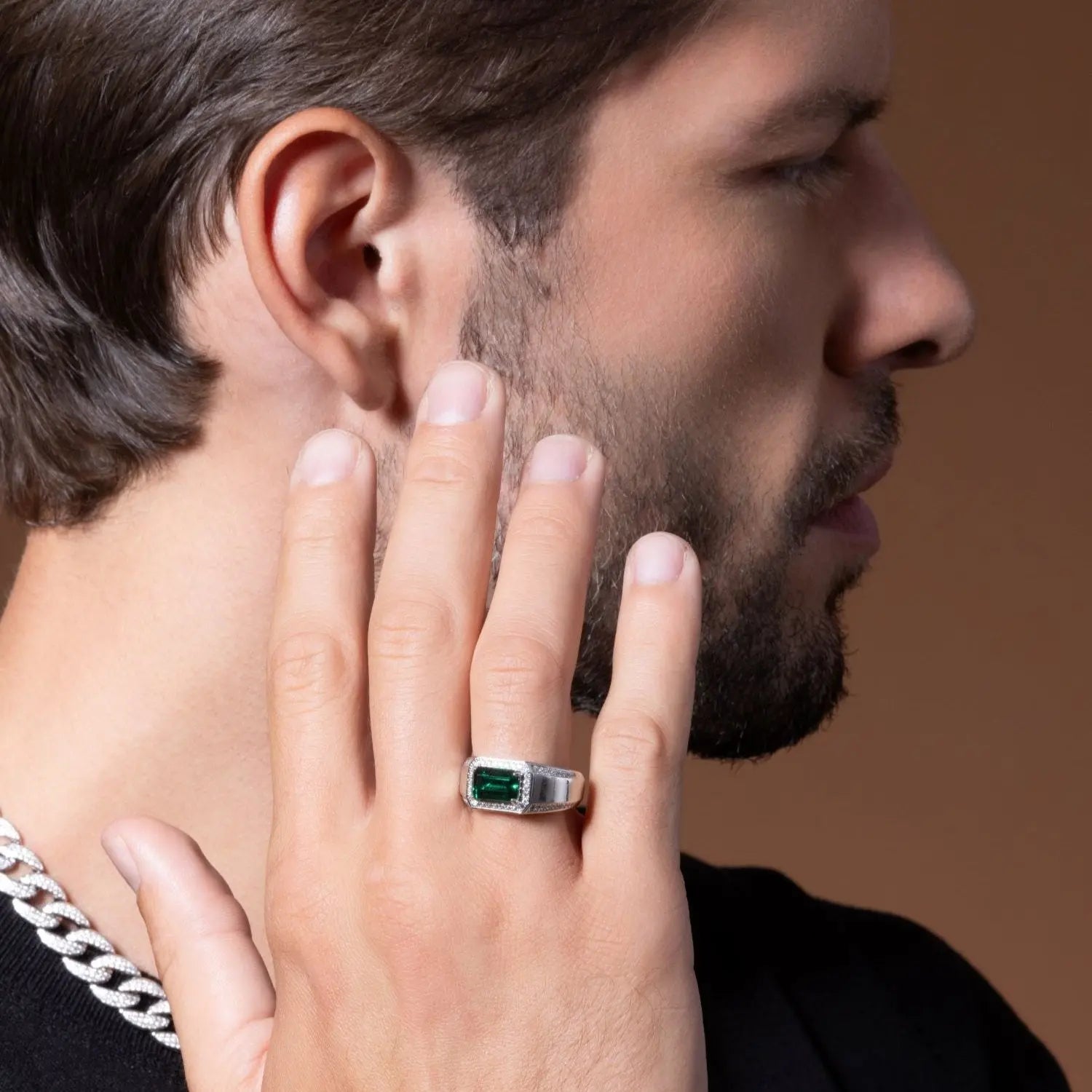 Jagger Gemstone Ring in Emerald Anna Zuckerman