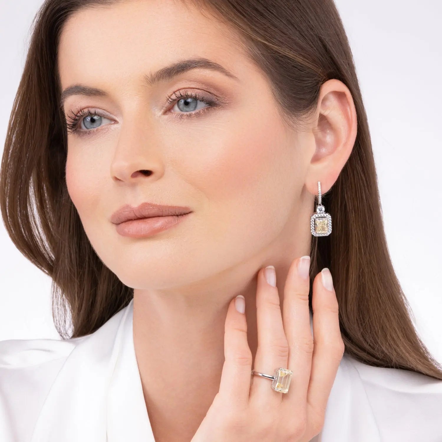 La Belle Ring 8 Carat Solitaire - Anna Zuckerman