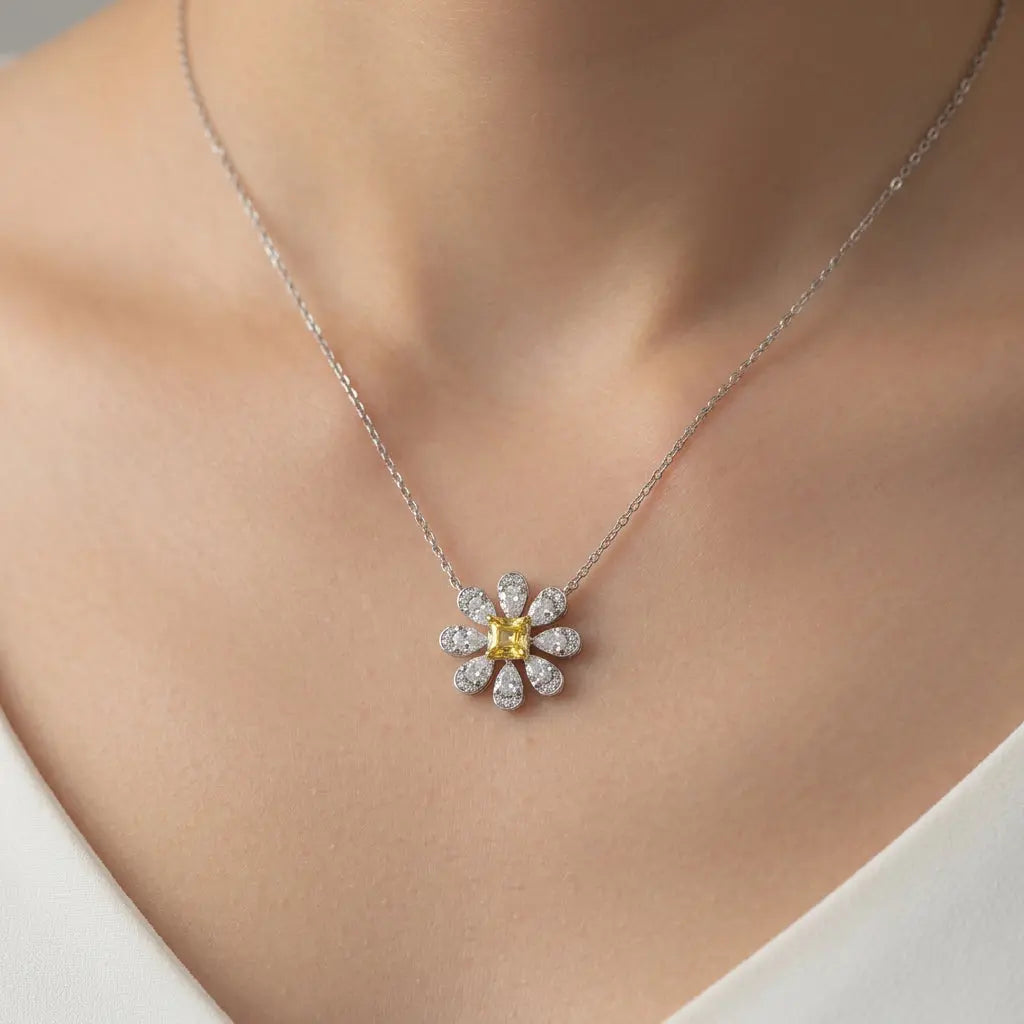 La Marguerite Necklace In Yellow