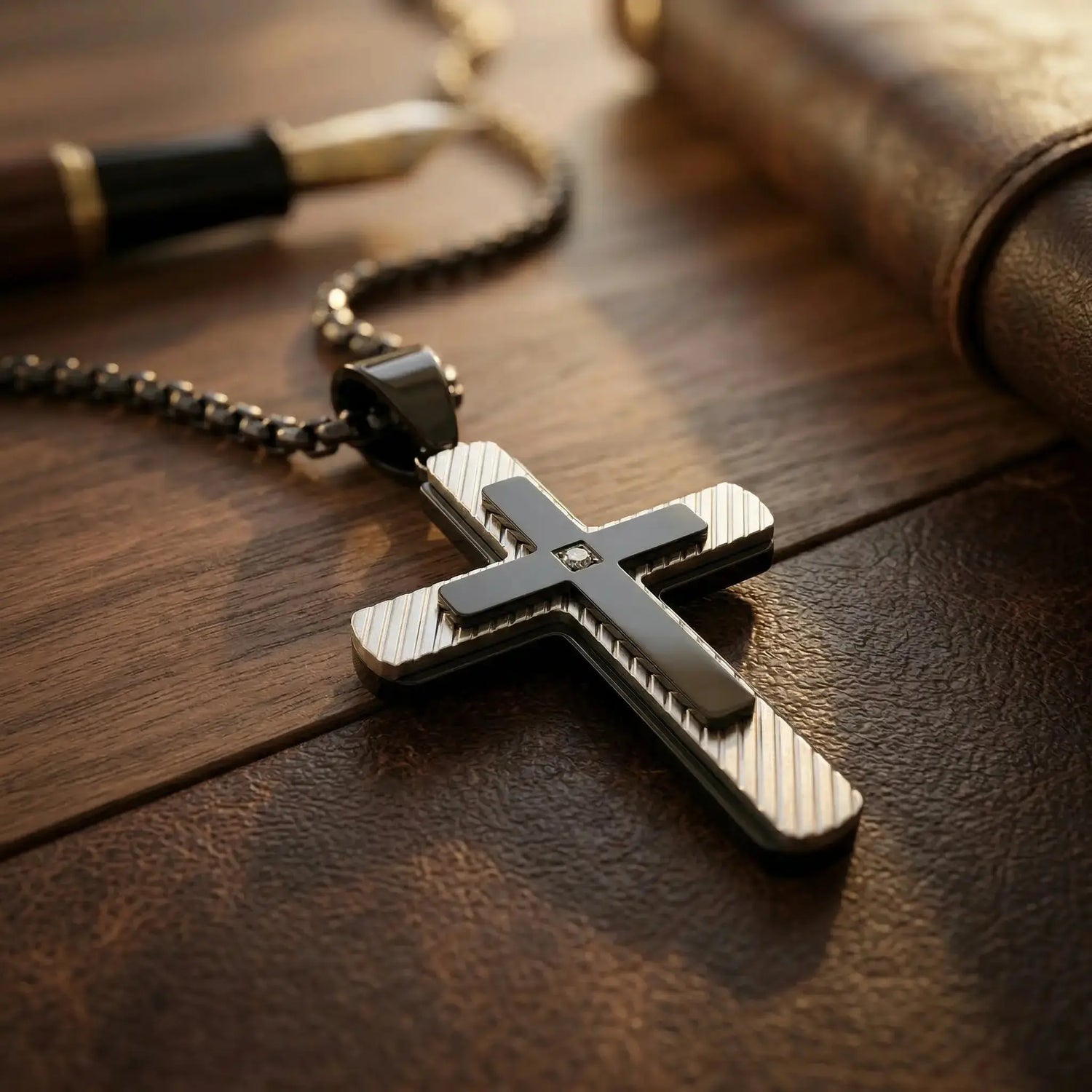 Nolan Cross Pendant Anna Zuckerman