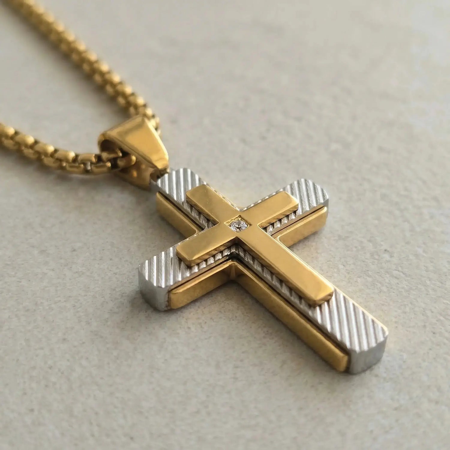 Nolan Cross Pendant Anna Zuckerman