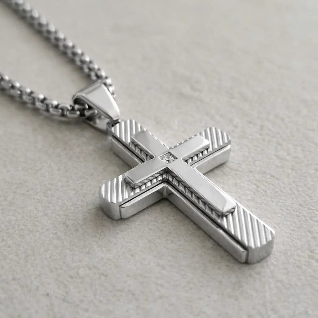 Nolan Cross Pendant Anna Zuckerman