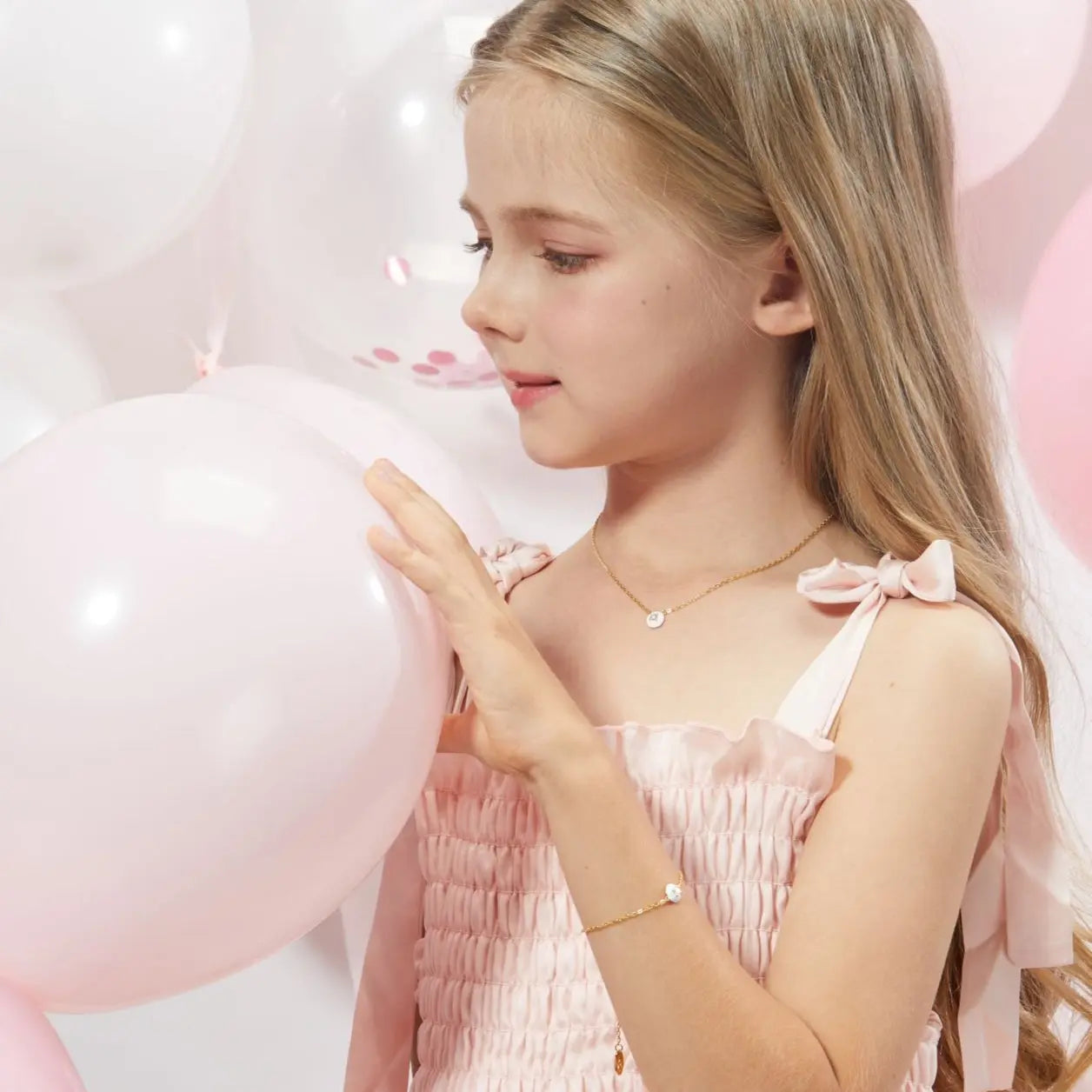 Petit Cupcake Necklace in White Anna Zuckerman