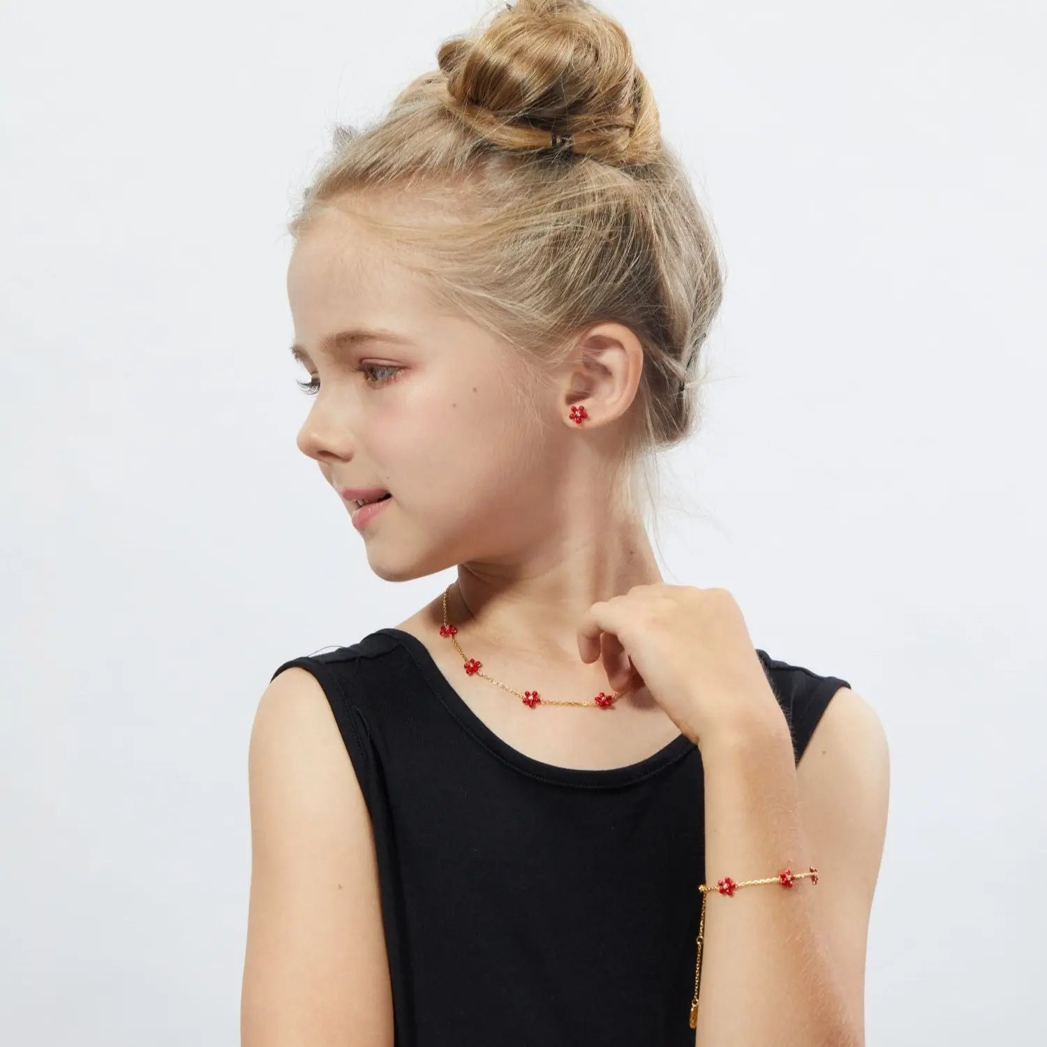 Petit Daisy Red Earrings Anna Zuckerman