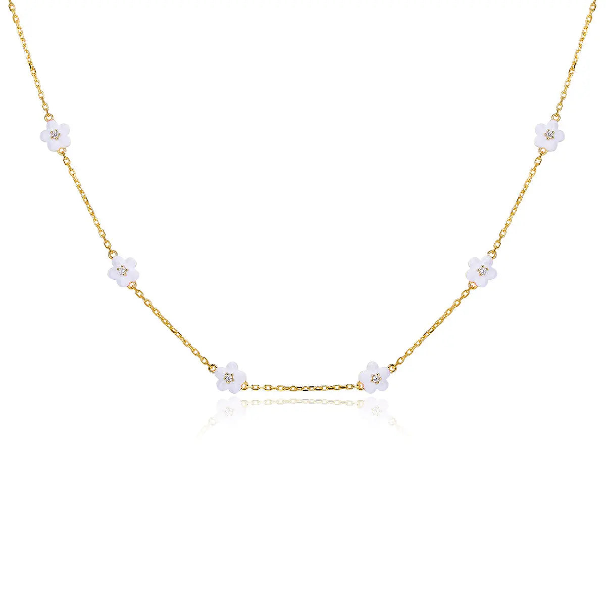Petit Daisy White Necklace Anna Zuckerman