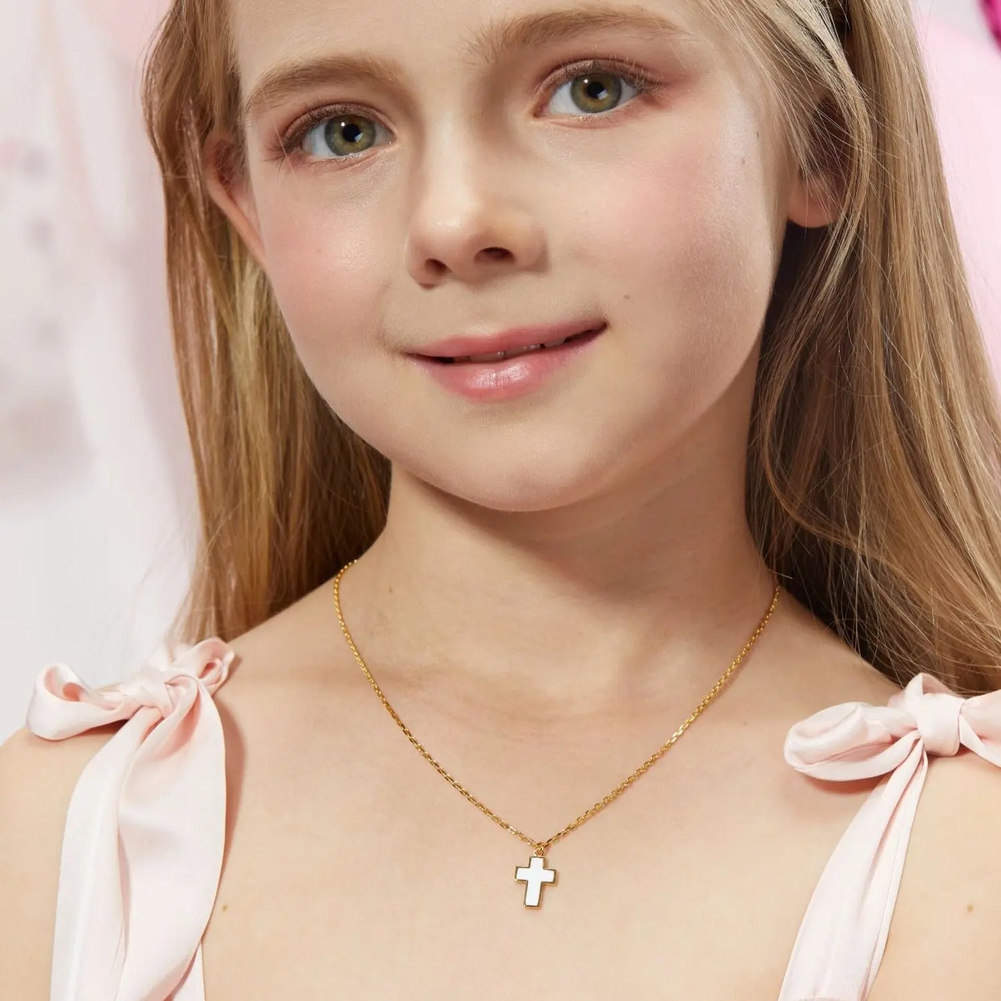 Petit Faith Necklace in White Anna Zuckerman