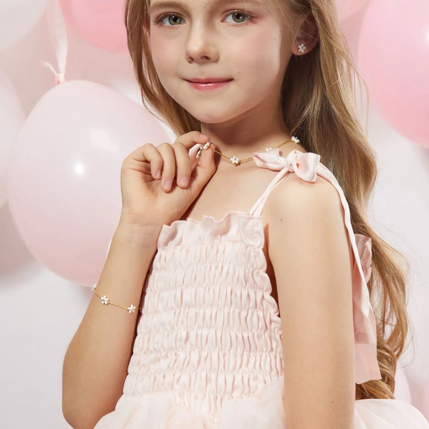 Petit Rosie White Necklace Anna Zuckerman