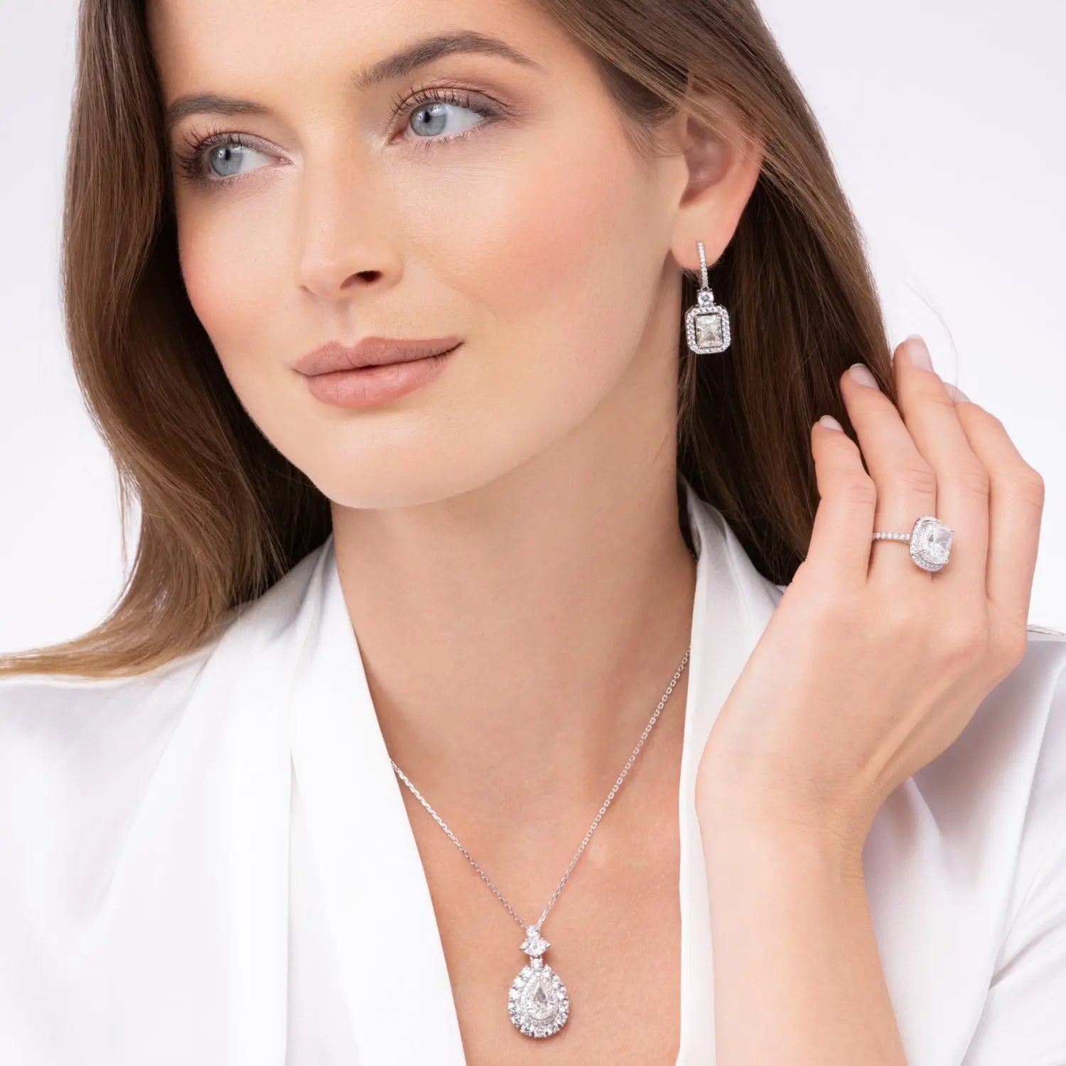 Sunny Isles Necklace in Champagne Crystalline Anna Zuckerman