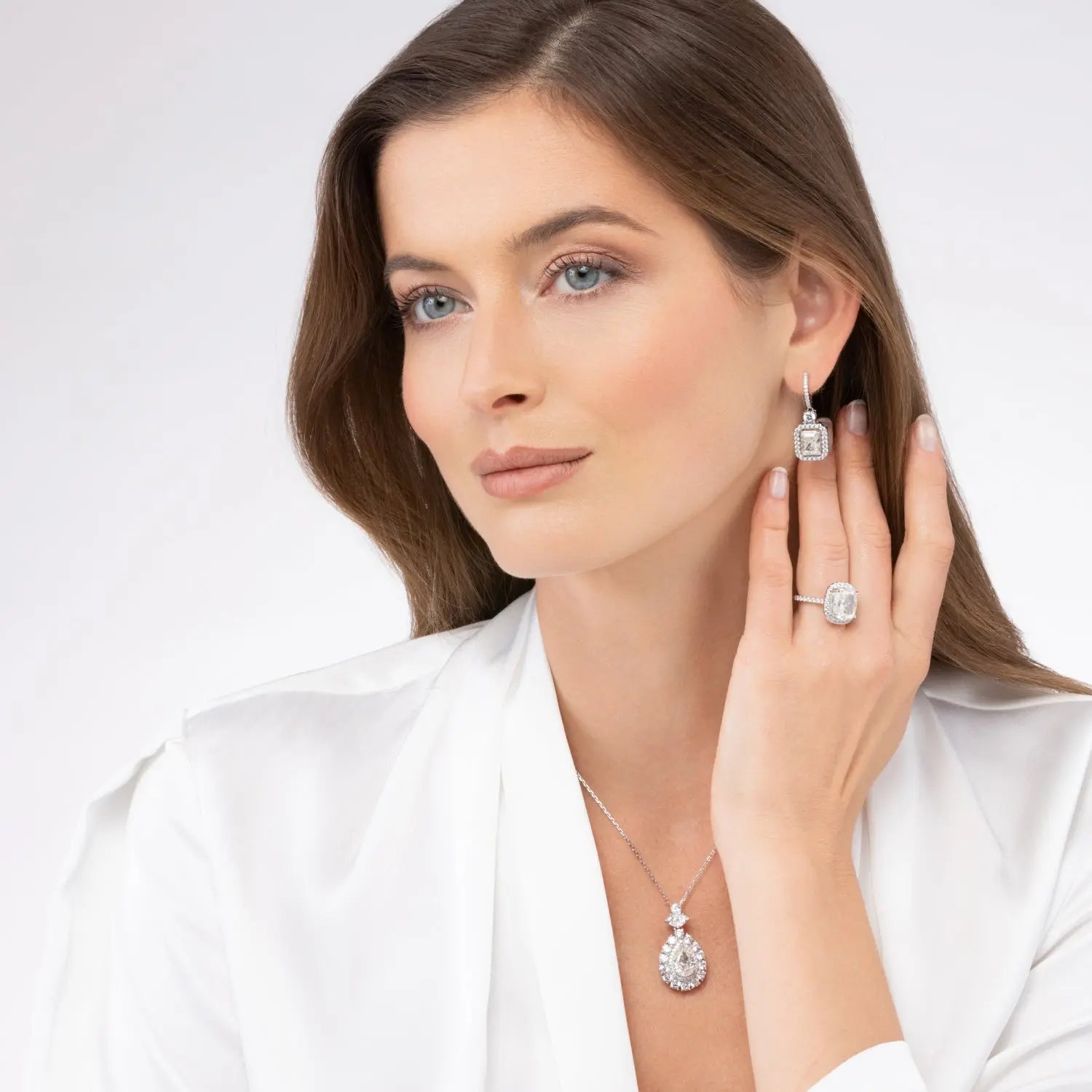 Sunny Isles Necklace in Champagne Crystalline Anna Zuckerman