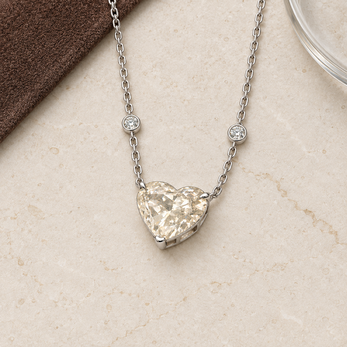 Chloe Zoe Necklace in Champagne